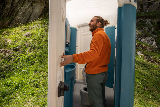 Best Porta potty rental near me  in South Holland, IL
